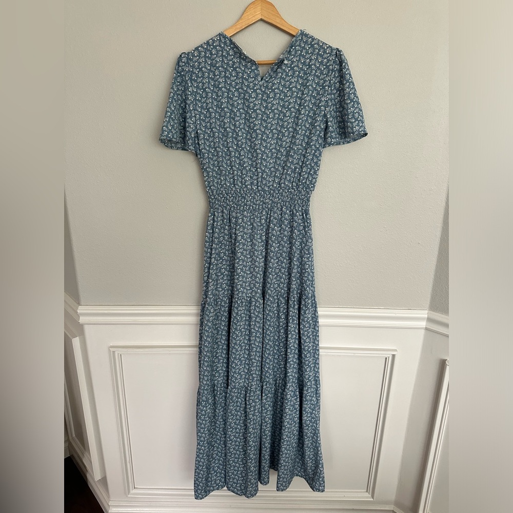 Chic Blue Floral Maxi Dress - Picture 4 of 5